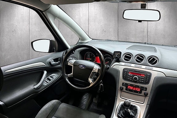 Ford S-MAX 11 of 30