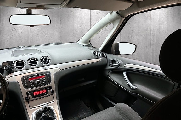 Ford S-MAX 20 of 30