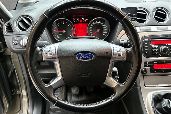 Ford S-MAX 9 of 30