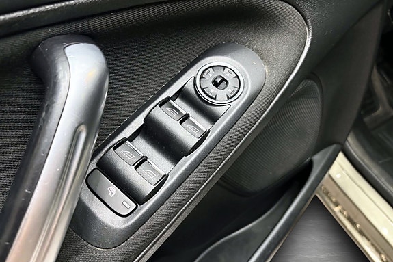 Ford S-MAX 18 of 30