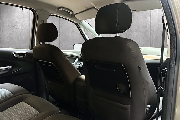 Ford S-MAX 26 of 30