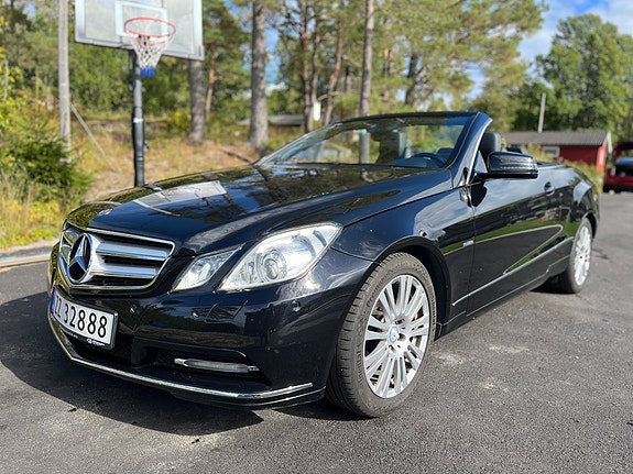 Mercedes-Benz E250 3 of 16