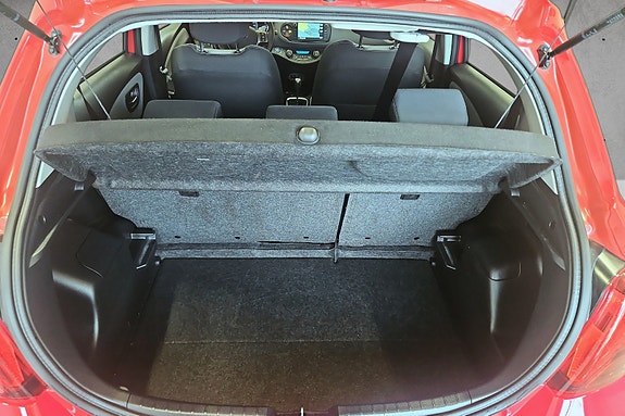 Toyota Yaris 21 of 30