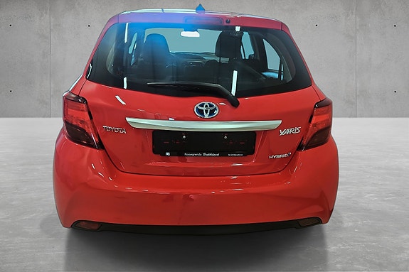 Toyota Yaris 5 of 30