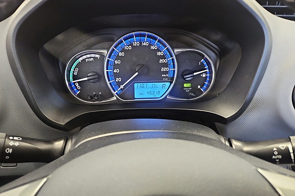 Toyota Yaris 25 of 30