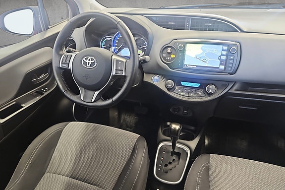Toyota Yaris 19 of 30