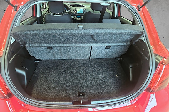 Toyota Yaris 20 of 30