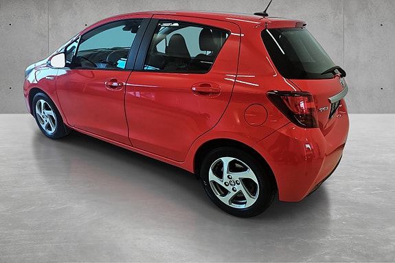 Toyota Yaris 3 of 30