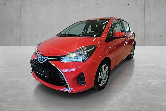 Toyota Yaris 2 of 30