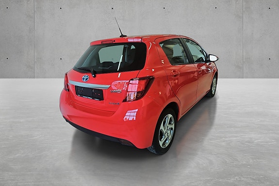 Toyota Yaris 11 of 30