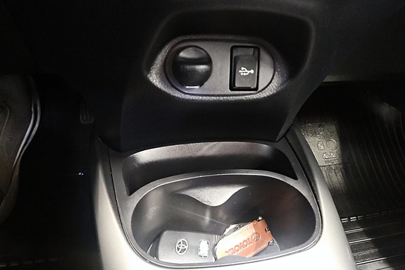 Toyota Yaris 23 of 30