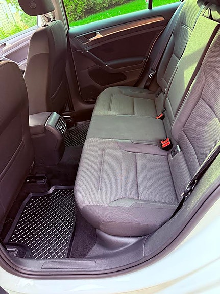 Volkswagen e-Golf VII 9 of 13