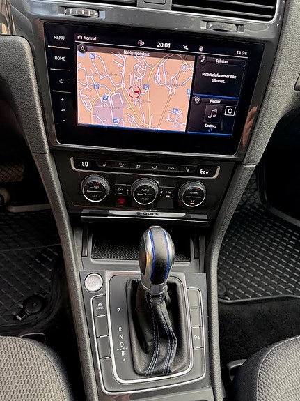 Volkswagen e-Golf VII 8 of 13