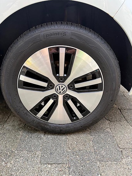 Volkswagen e-Golf VII 2 of 13