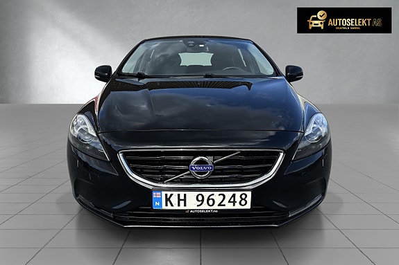 Volvo V40 2 of 18