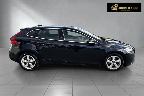 Volvo V40 4 of 18