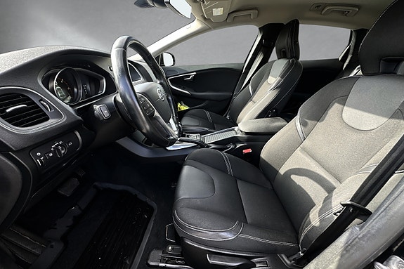Volvo V40 9 of 18