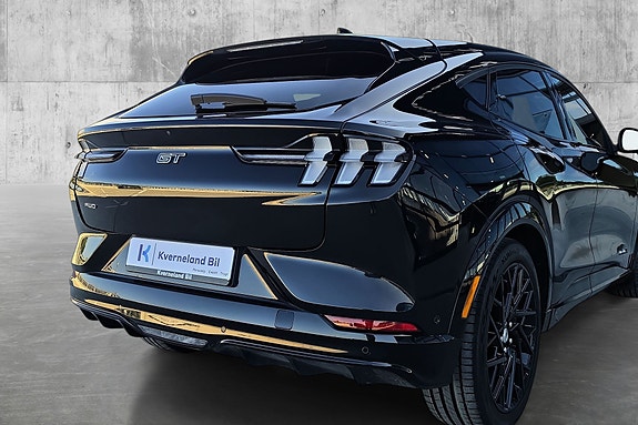 Ford Mustang Mach-E 5 of 28