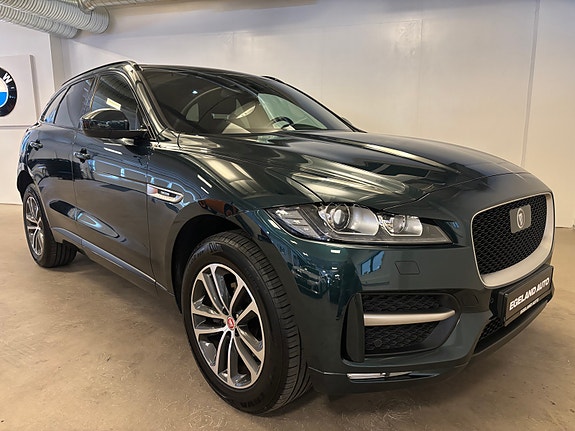 Jaguar F-PACE 8 of 30