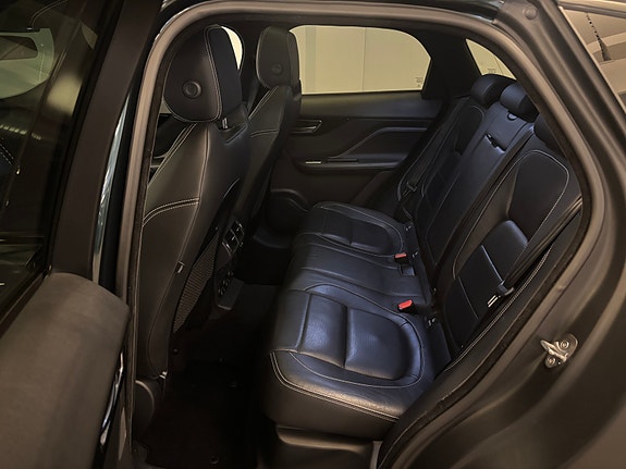 Jaguar F-PACE 15 of 30