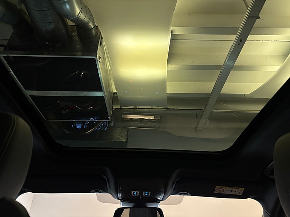 Jaguar F-PACE 28 of 30