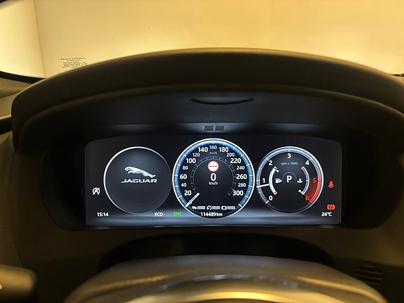 Jaguar F-PACE 20 of 30