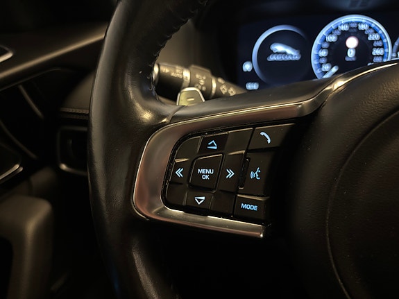 Jaguar F-PACE 17 of 30