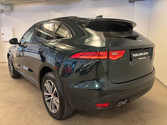 Jaguar F-PACE 4 of 30