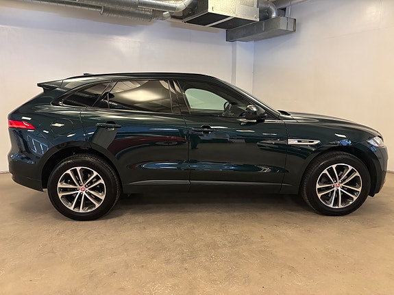 Jaguar F-PACE 7 of 30