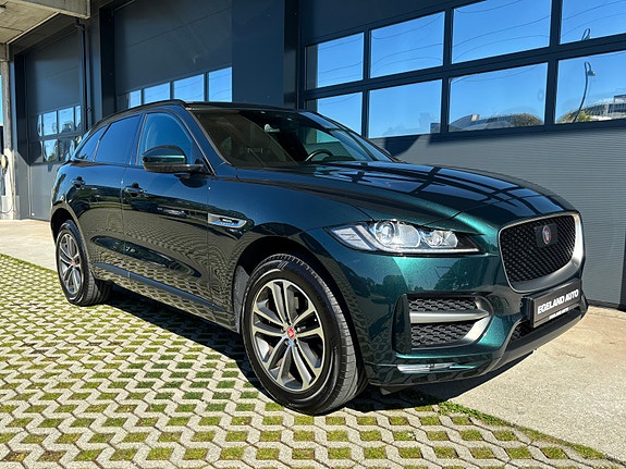Jaguar F-PACE 11 of 30