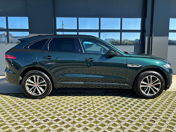 Jaguar F-PACE 10 of 30