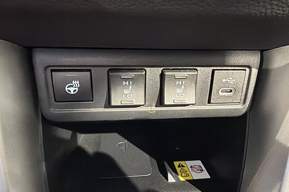 Toyota Corolla Cross 26 of 28