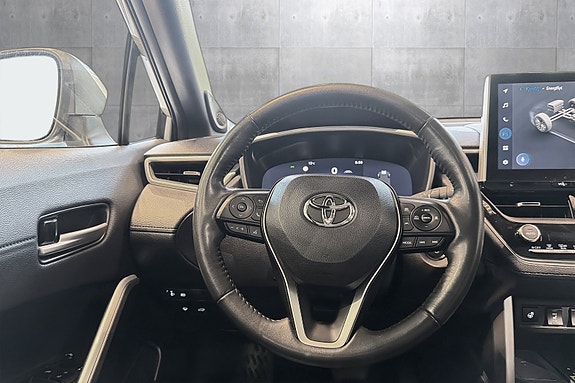 Toyota Corolla Cross 12 of 28