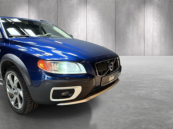 Volvo XC70 2 of 30