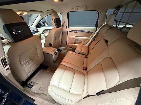Volvo XC70 24 of 30