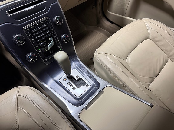Volvo XC70 23 of 30