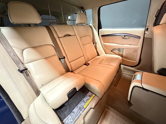 Volvo XC70 25 of 30