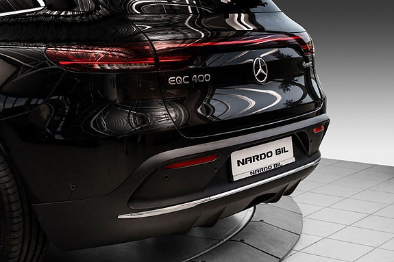 Mercedes-Benz EQC400 8 of 26