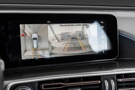 Mercedes-Benz EQC400 14 of 26