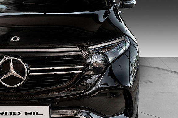 Mercedes-Benz EQC400 4 of 26