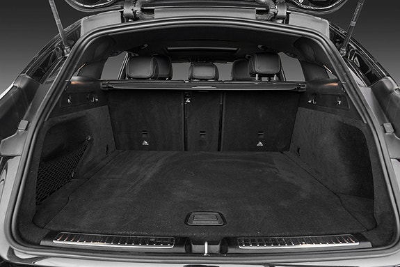 Mercedes-Benz EQC400 24 of 26
