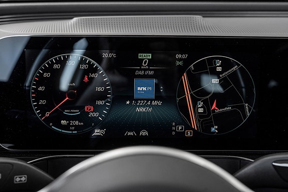 Mercedes-Benz EQC400 11 of 26
