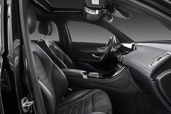 Mercedes-Benz EQC400 26 of 26