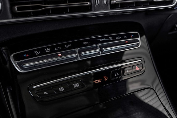 Mercedes-Benz EQC400 16 of 26