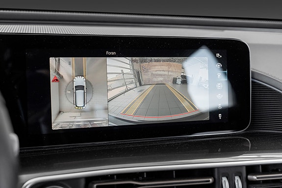 Mercedes-Benz EQC400 15 of 26