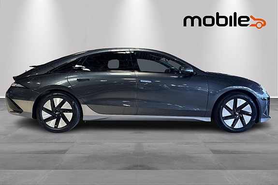 Hyundai Ioniq 6 2 of 26