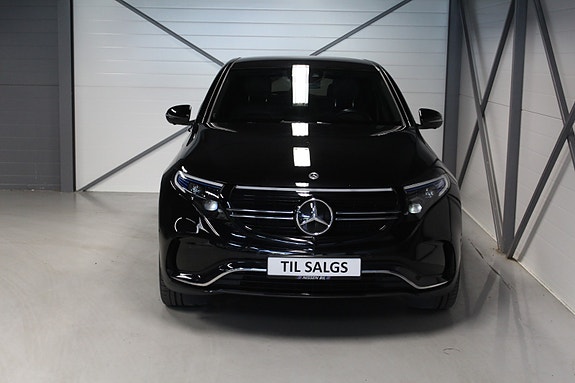 Mercedes-Benz EQC400 2 of 28