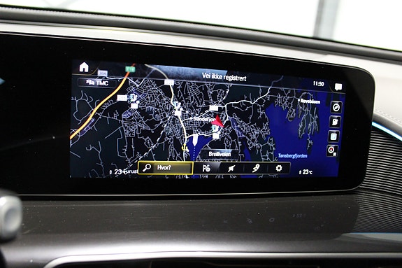 Mercedes-Benz EQC400 21 of 28
