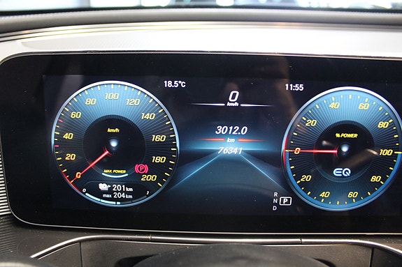 Mercedes-Benz EQC400 14 of 28