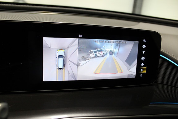 Mercedes-Benz EQC400 19 of 28